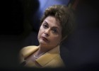 Dólar dispara e Dilma convoca reunião após
rebaixamento da S&P
