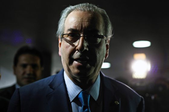 Com novas provas da Suíça, cresce pressão sobre Cunha na Câmara