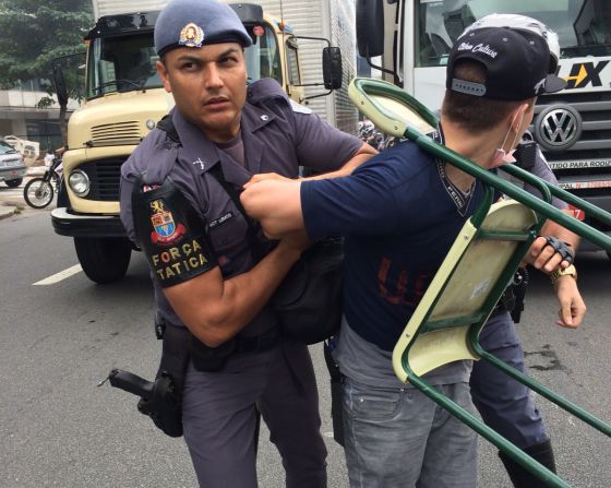 As imagens do que acontece quando estudantes protestam em São Paulo