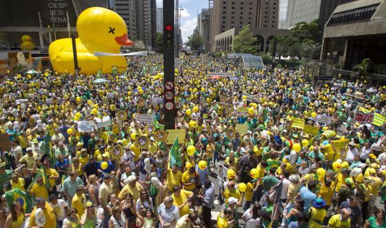 Manifesta&ccedil;&atilde;o pelo impeachment em S&atilde;o Paulo, na avenida Paulista.