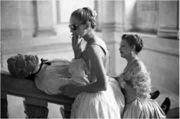 John Malkovich, Uma Thurman, and Swoosie Kurtz em