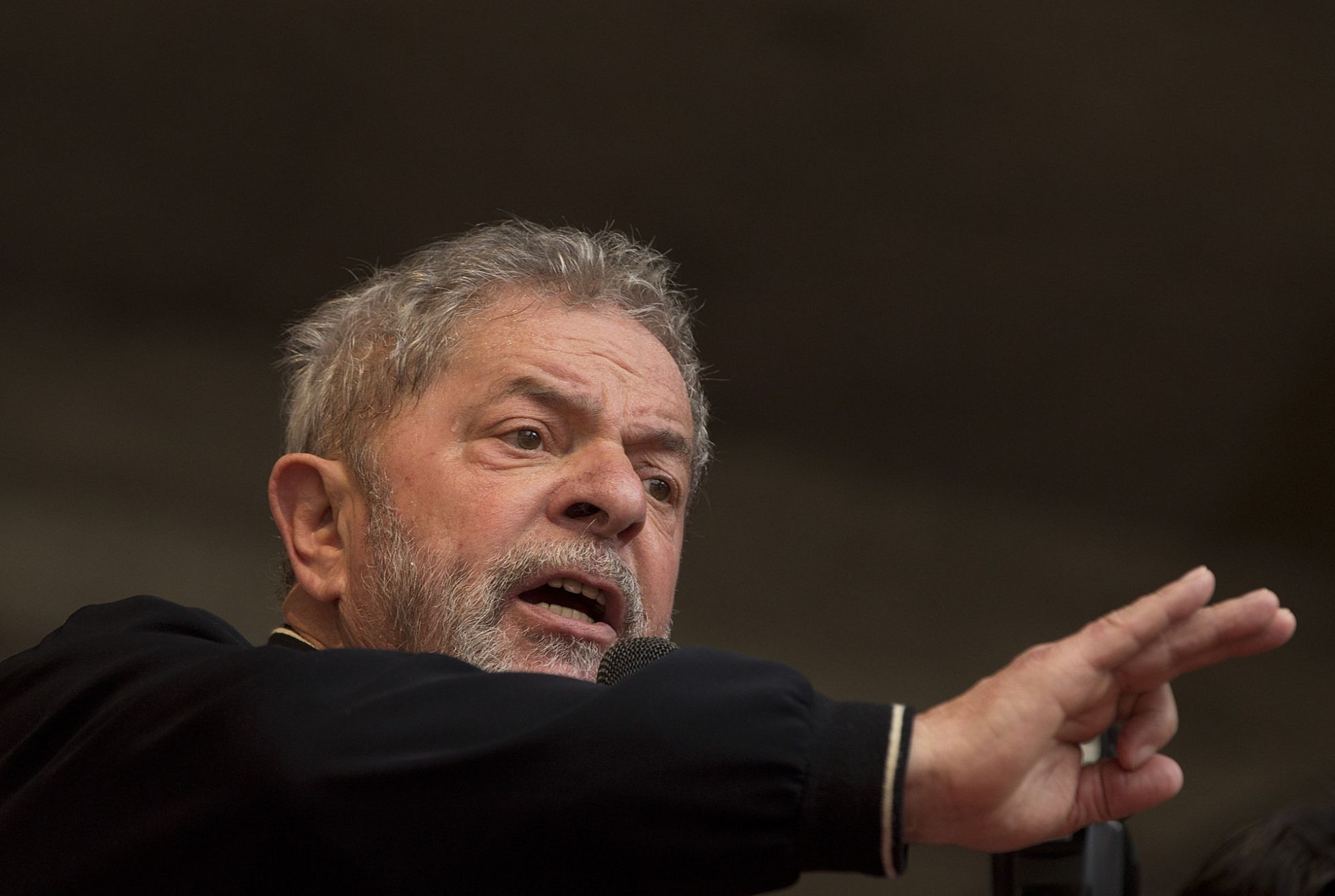 O ex-presidente Lula, alvo da PF, mas defendido pelo PT nas inserções do partido em rede nacional. O ex-presidente Lula, alvo da PF, mas defendido pelo PT nas inserções do partido em rede nacional.