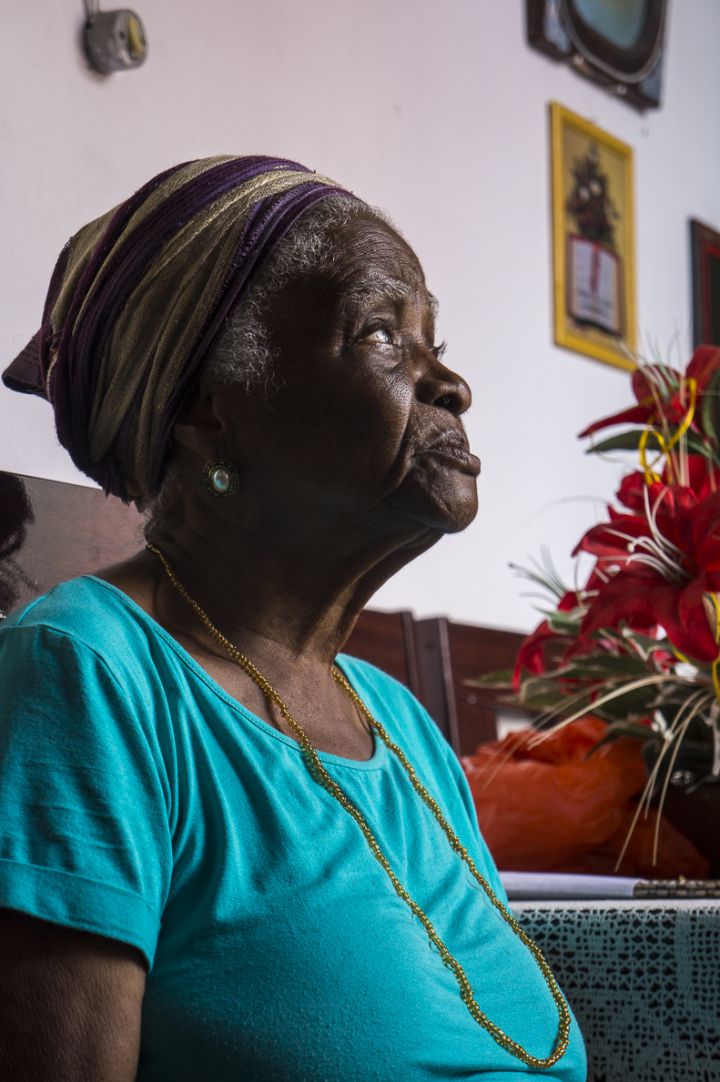 Dona Dalva Damiana, 89, vive na mesma casa em que nasceu, em Cachoeira. Dona Dalva Damiana, 89, vive na mesma casa em que nasceu, em Cachoeira.