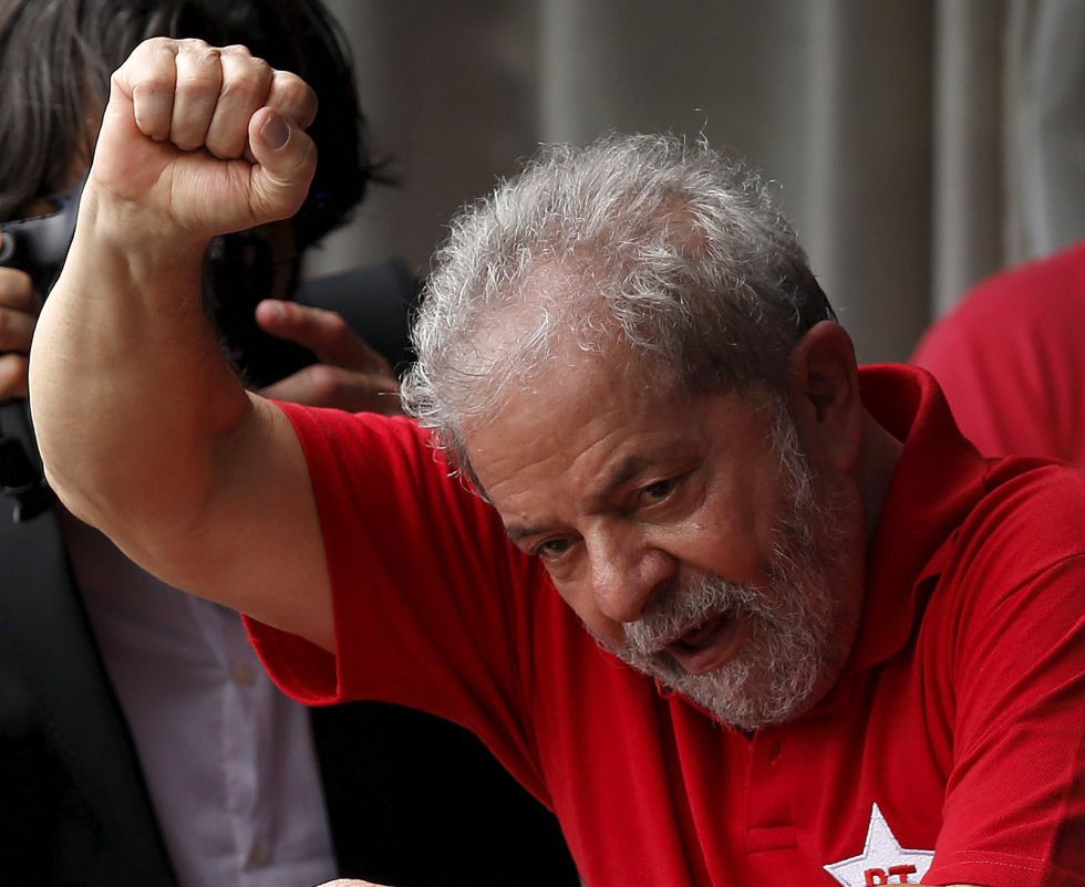 O ex-presidente Lula, neste sábado em sua casa em São Bernardo do Campo, São Paulo.