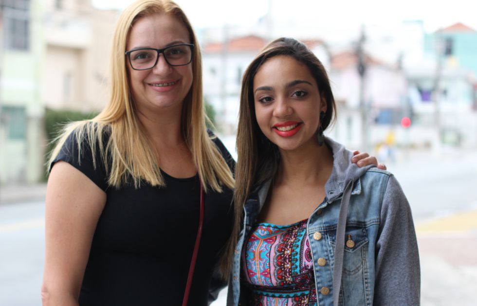 Lília e sua filha Larissa.