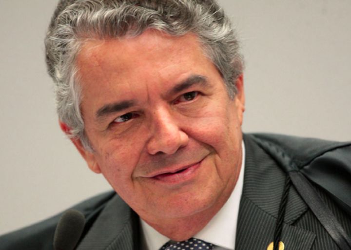 Ministros do STF se chocam sobre interferência da corte no impeachment Ministros do STF se chocam sobre interferência da corte no impeachment