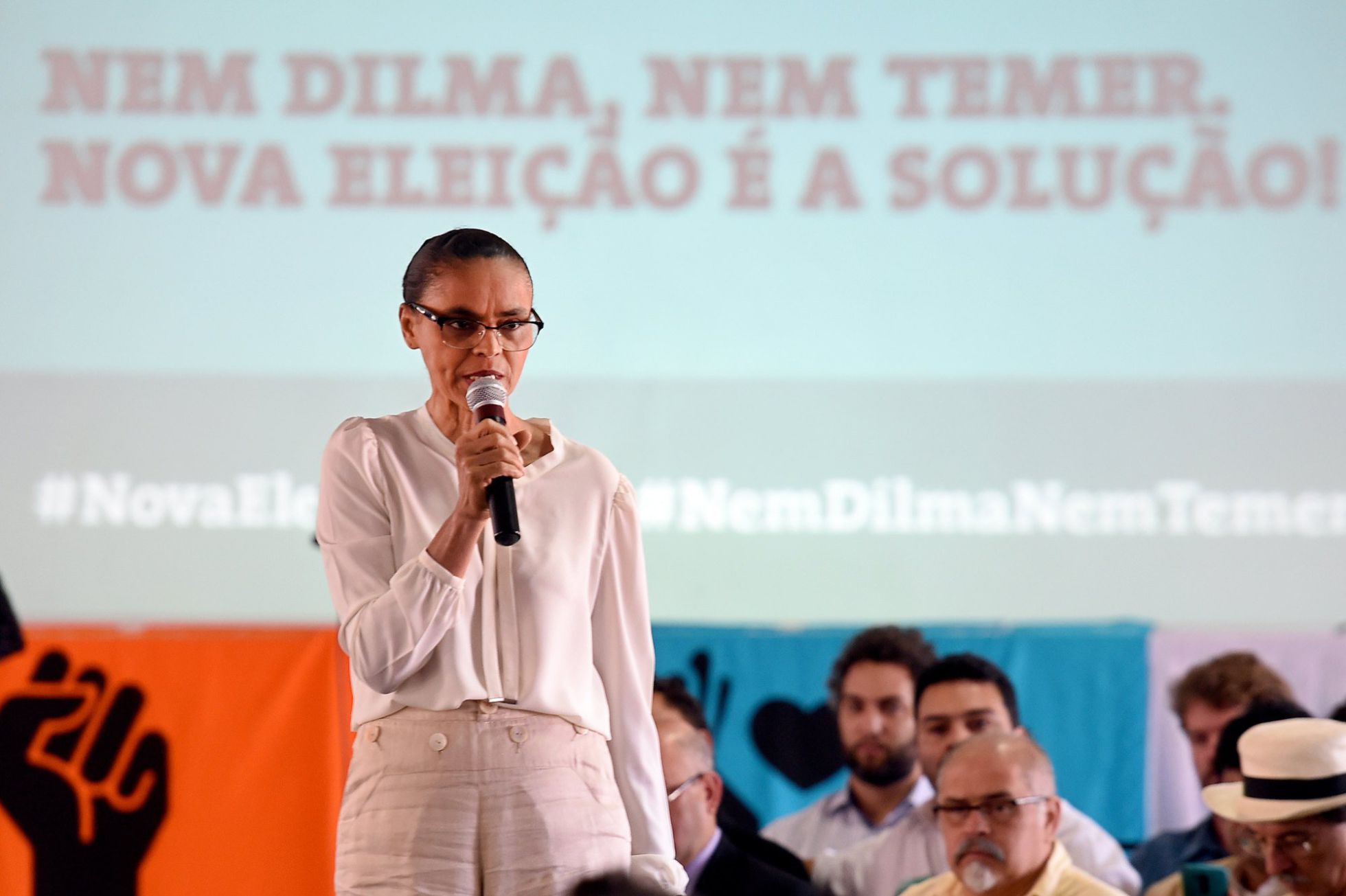 Marina Silva discursa em evento da Rede em Brasília por novas eleições. Marina Silva discursa em evento da Rede em Brasília por novas eleições.