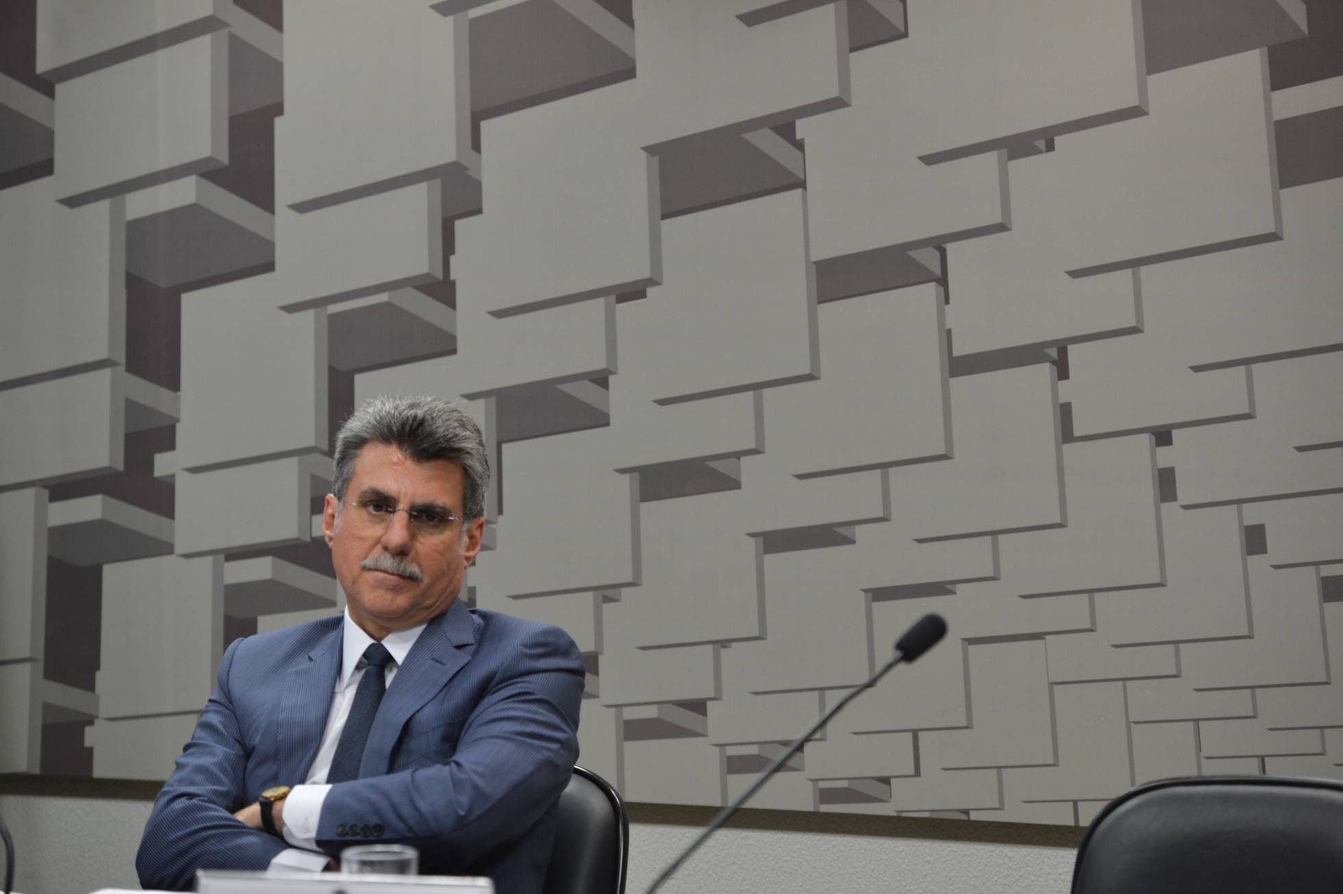 Romero Jucá em comissão do Senado. Romero Jucá em comissão do Senado.