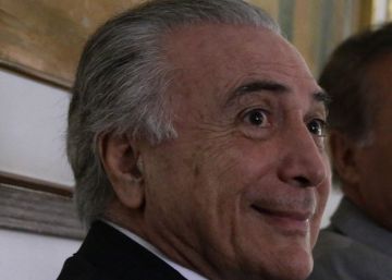 Temer prepara primeiro escalão com nomes de confiança de Lula e FHC
