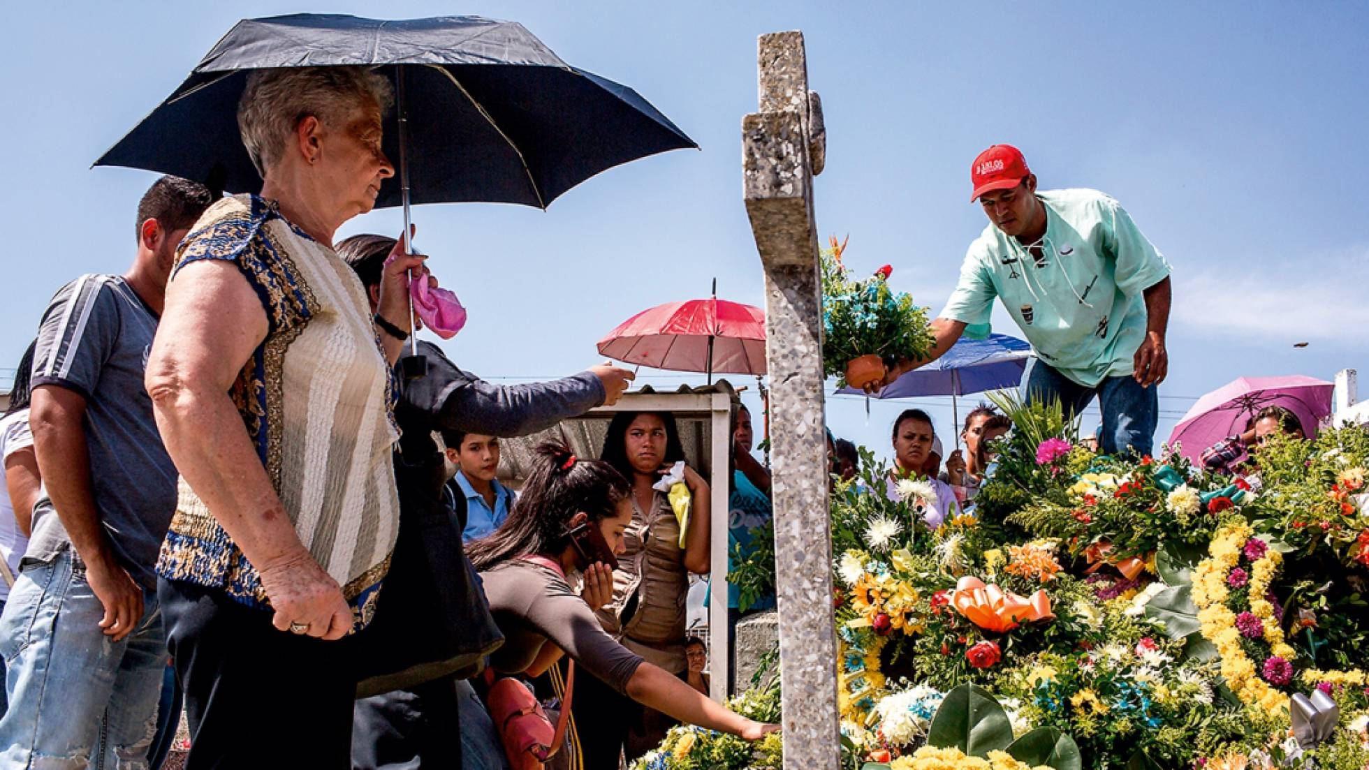 Enterro de Yohangel Márquez, policial de 33 anos assassinado por um criminoso em Miranda. Enterro de Yohangel Márquez, policial de 33 anos assassinado por um criminoso em Miranda.