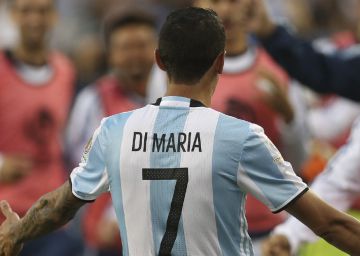 Sem Messi, Argentina vence o Chile por 2 a 1 Sem Messi, Argentina vence o Chile por 2 a 1