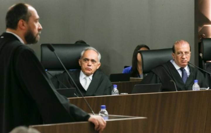 O ex-advogado-geral da União, Luís Inácio Adams, durante sessão do TCU que rejeitou as contas do governo Dilma, em outubro de 2015. O ex-advogado-geral da União, Luís Inácio Adams, durante sessão do TCU que rejeitou as contas do governo Dilma, em outubro de 2015.