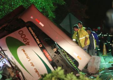 Acidente de ônibus em São Paulo mata 17 universitários e o motorista