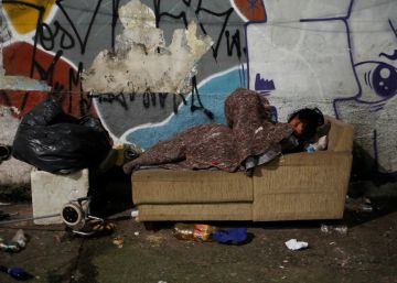 Morador de rua em São Paulo: “Se eu tirar o casaco, eles levam embora”