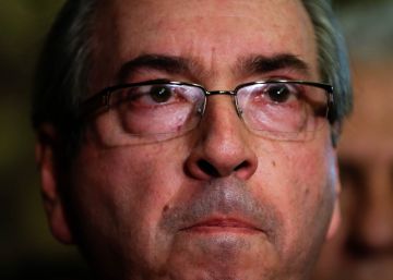 Cunha renuncia à presidência da Câmara para tentar seguir deputado