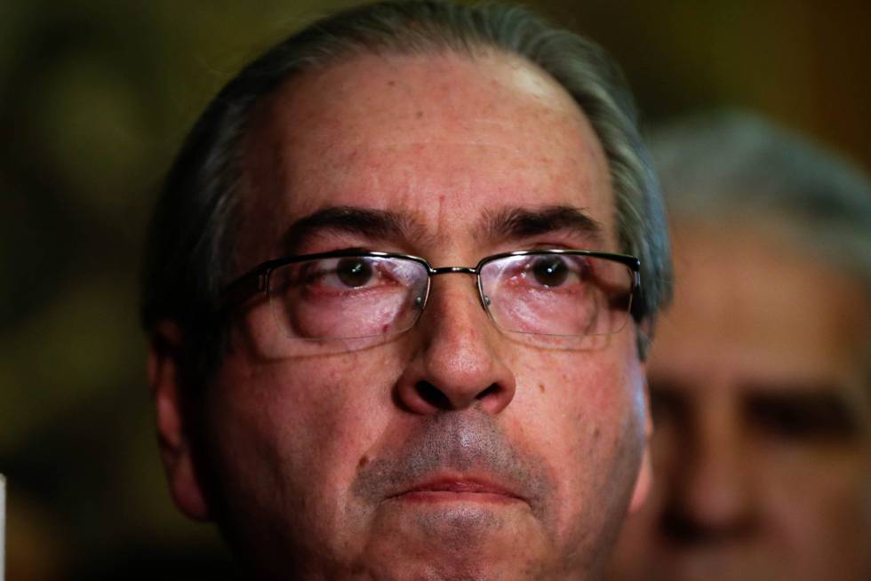 O poderoso deputado chora