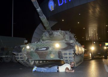 Detenção em massa após a tentativa de golpe na Turquia Detenção em massa após a tentativa de golpe na Turquia