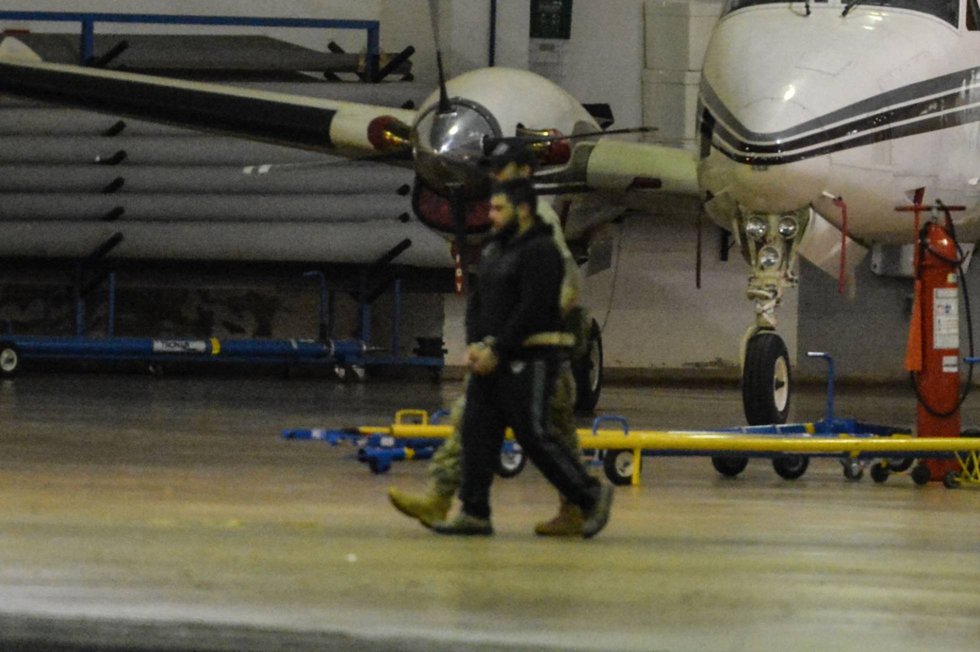 Suspeito chega a Brasília na quinta, antes de ser levado ao presídio de Campo Grande (MT). Suspeito chega a Brasília na quinta, antes de ser levado ao presídio de Campo Grande (MT).