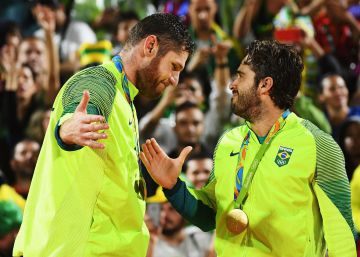Dupla de ouro: Alison e Bruno batem italianos na final do vôlei de praia Dupla de ouro: Alison e Bruno batem italianos na final do vôlei de praia