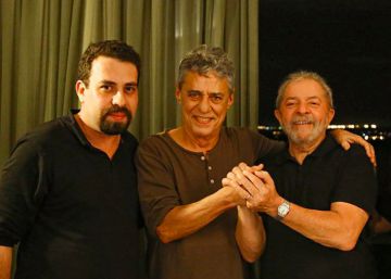 Lula e Chico Buarque são convidados para ver defesa de Dilma no Senado