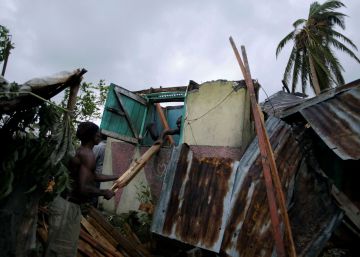 Estados Unidos começam a retirar moradores antes da chegada do furacão Matthew