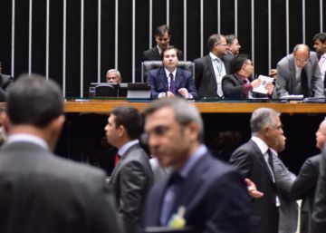Câmara aprova PEC do teto de gastos, que agora segue para mais dois ‘rounds’ de votação no Senado