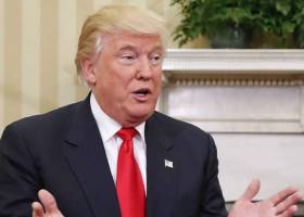 Donald Trump promete deportar até “três milhões de imigrantes ilegais” Donald Trump promete deportar até “três milhões de imigrantes ilegais”