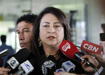 A senadora Katia Abreu, relatora da Comiss&atilde;o dos Supersal&aacute;rios.