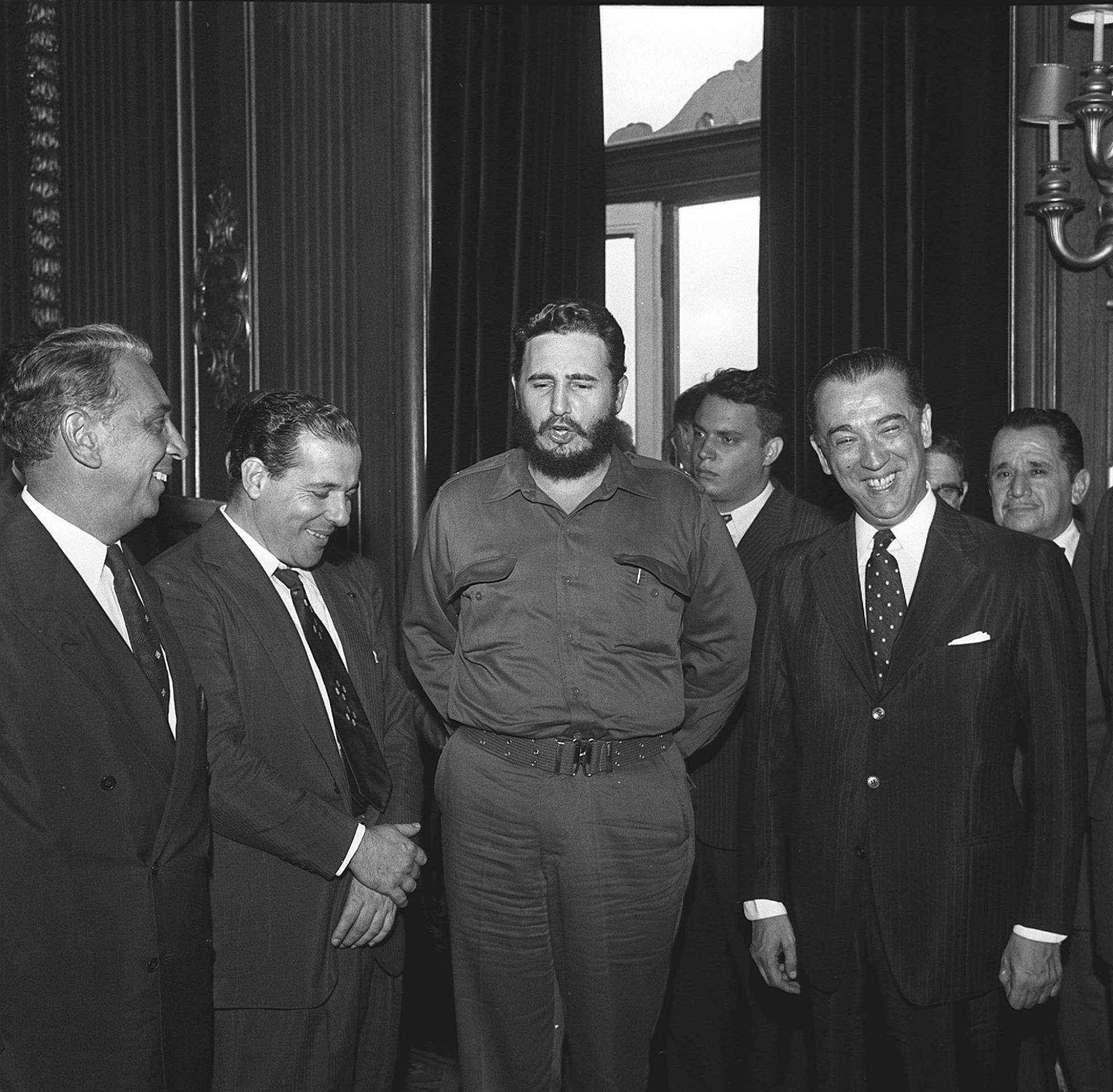 Fidel em visita ao Brasil, em 1959, recebido pelo presidente JK Fidel em visita ao Brasil, em 1959, recebido pelo presidente JK