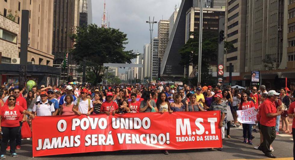 Manifestação contra Pec na Av Paulista