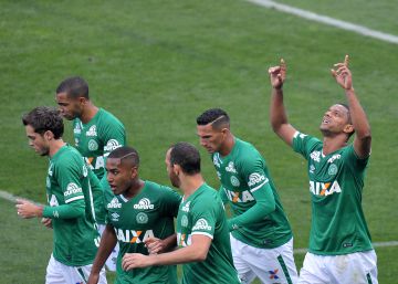 Longe da fama, Bruno Rangel virou artilheiro e ídolo da Chapecoense
