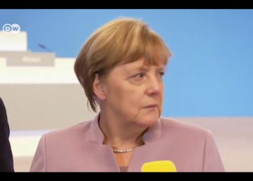 A reação de estranheza de Merkel ao ser gravada pela primeira vez com uma câmera 360º A reação de estranheza de Merkel ao ser gravada pela primeira vez com uma câmera 360º