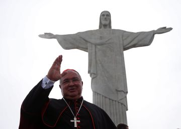 Cristo Redentor passa o chapéu