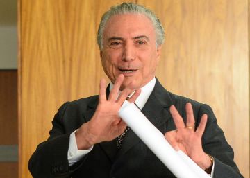 Prefeitos e governadores fecham 2016 perto de colapso fiscal Prefeitos e governadores fecham 2016 perto de colapso fiscal