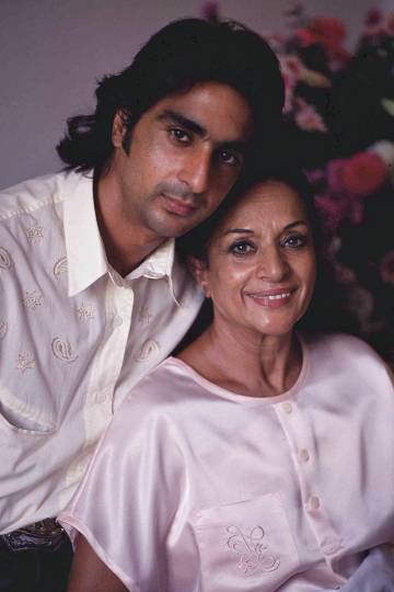 Antonio Flores não conseguiu superar a depressão causada pela morte de sua mãe, Lola Flores
