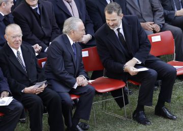Portugal se despede de Mário Soares com rosas vermelhas e amarelas