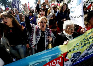 Modelo pioneiro de previdência privada adotado no Chile enfrenta crise Modelo pioneiro de previdência privada adotado no Chile enfrenta crise