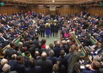 Deputados britânicos dão primeiro aval ao início do ‘Brexit’ Deputados britânicos dão primeiro aval ao início do ‘Brexit’