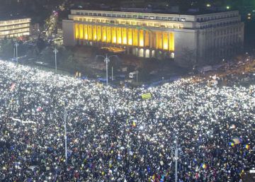 Lei sobre corrupção é revogada, mas protestos prosseguem na Romênia