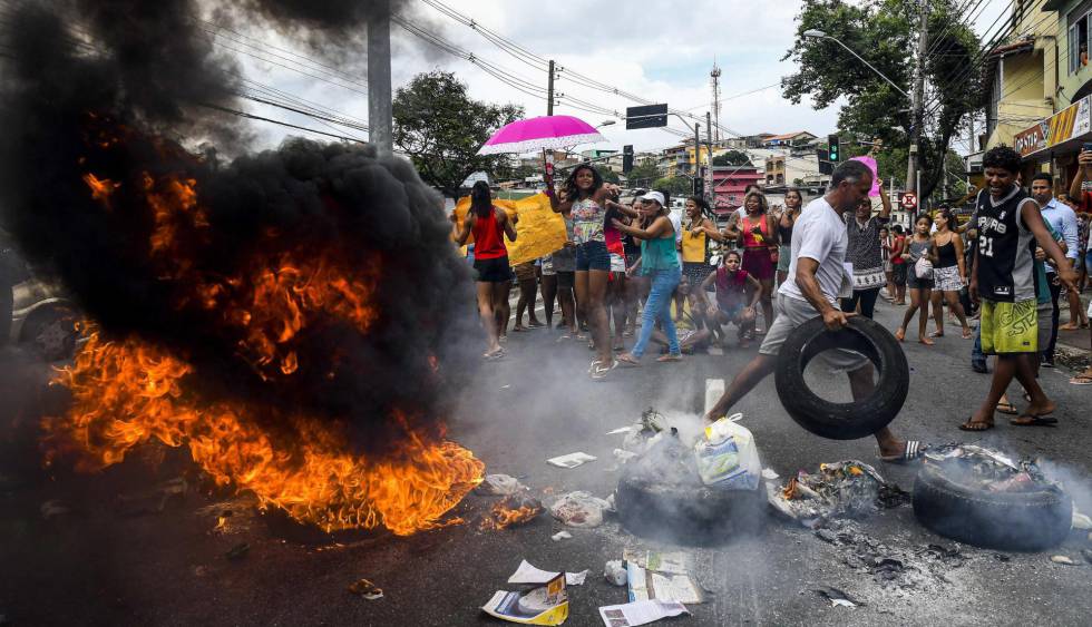 Manifestantes Confrontam Paralisao E Pedem Volta De PMs S Ruas Do