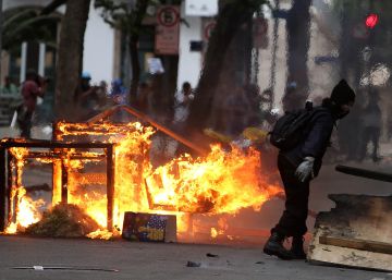 Rio tem protestos enquanto parentes de PMs se unem para forçar paralisação