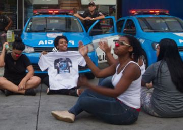 Mulheres de PMs do Rio acenam com bloquear batalhões a exemplo do Espírito Santo