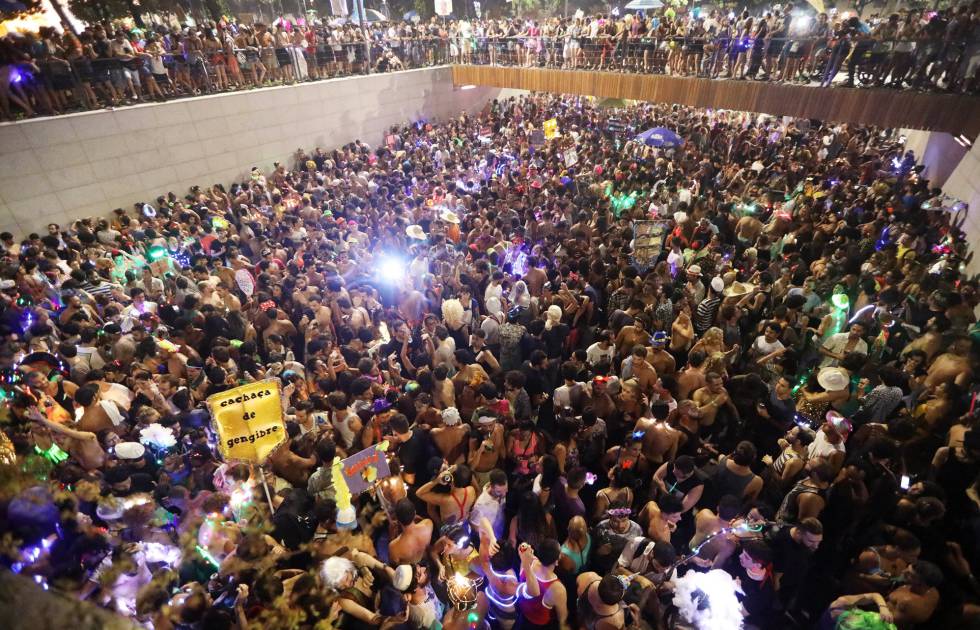 Bloco de pré-carnaval no centro do Rio de Janeiro, neste dia 23 de fevereiro.
