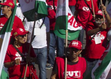 Esquerda volta às ruas e tenta articular greve geral contra as reformas do Governo Temer Esquerda volta às ruas e tenta articular greve geral contra as reformas do Governo Temer