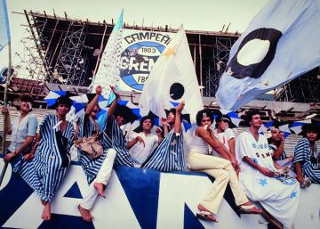 Em plena ditadura, a torcida Coligay mostrava a cara contra o preconceito Em plena ditadura, a torcida Coligay mostrava a cara contra o preconceito