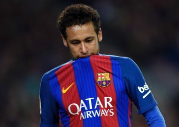 Neymar é punido e não disputará o clássico contra o Real Madrid Neymar é punido e não disputará o clássico contra o Real Madrid