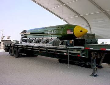 A bomba MOAB GBU-43B, em uma imagem de arquivo do departamento de Defesa dos EUA.