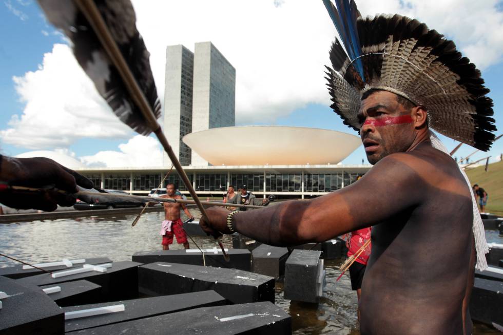 Movimentos indígenas protestam em Brasília, na última semana. 