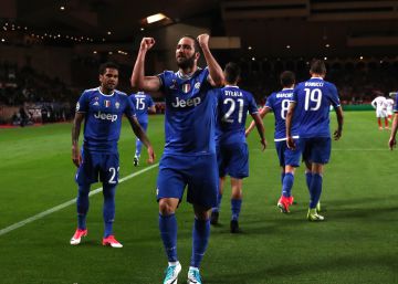 Juventus vence o Monaco por 2 x 0 e fica perto de vaga na final da Champions League