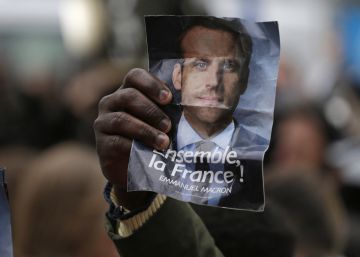 Macron, eleito presidente da França com 65% dos votos, segundo as projeções Macron, eleito presidente da França com 65% dos votos, segundo as projeções